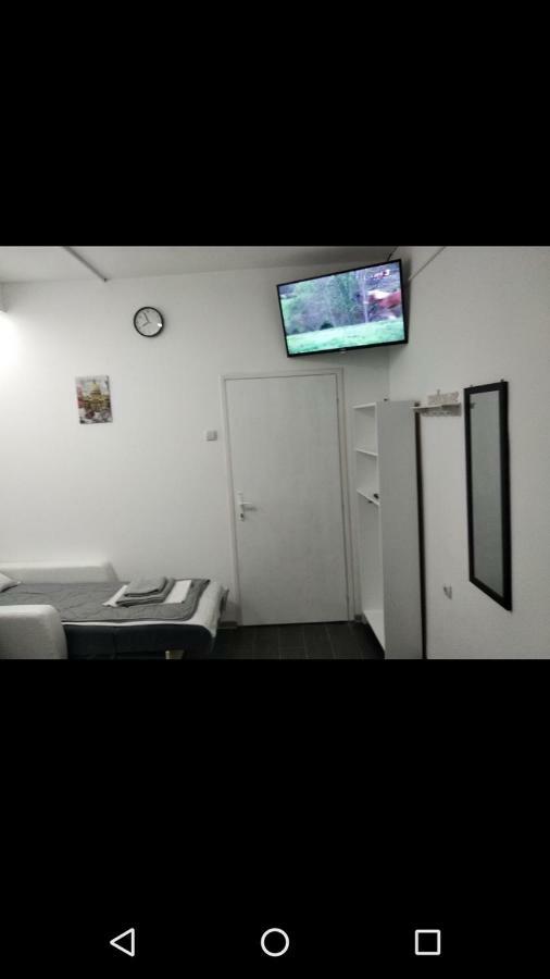 Apartmani Pinokio Ni Kültér fotó