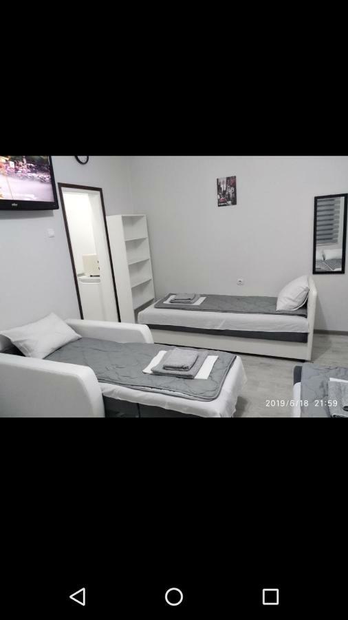 Apartmani Pinokio Ni Kültér fotó