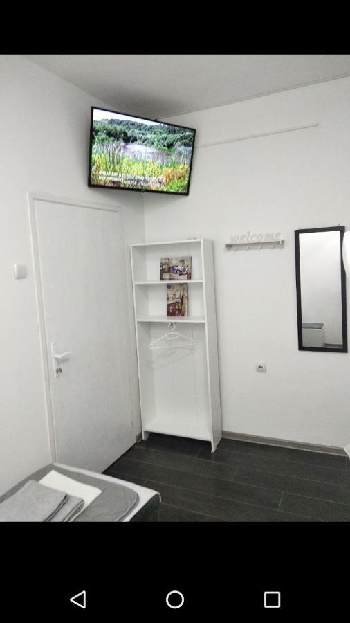 Apartmani Pinokio Ni Kültér fotó